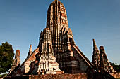 Ayutthaya, Thailand. Wat Chaiwatthanaram, the central prang sits on a platform with four smaller prangs at the corners in a quincunx arrangement.